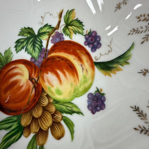 Vintage Porcelain Fruit Motif Decorative Shallow Bowl Scalloped Edge Gold Trim - Picture 9 of 16